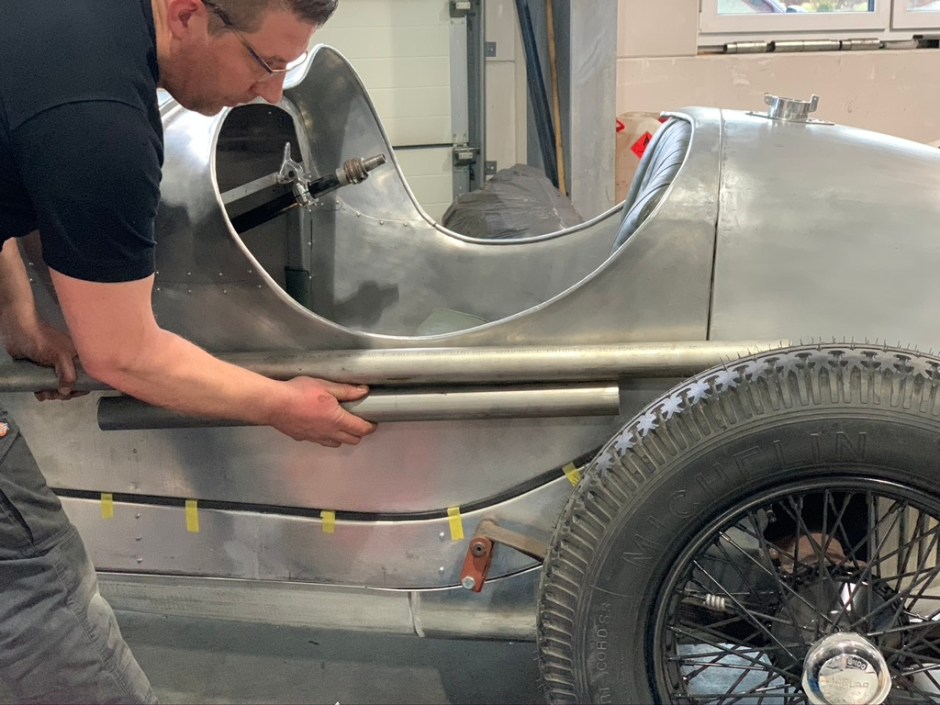 Rohre für den Auspuff